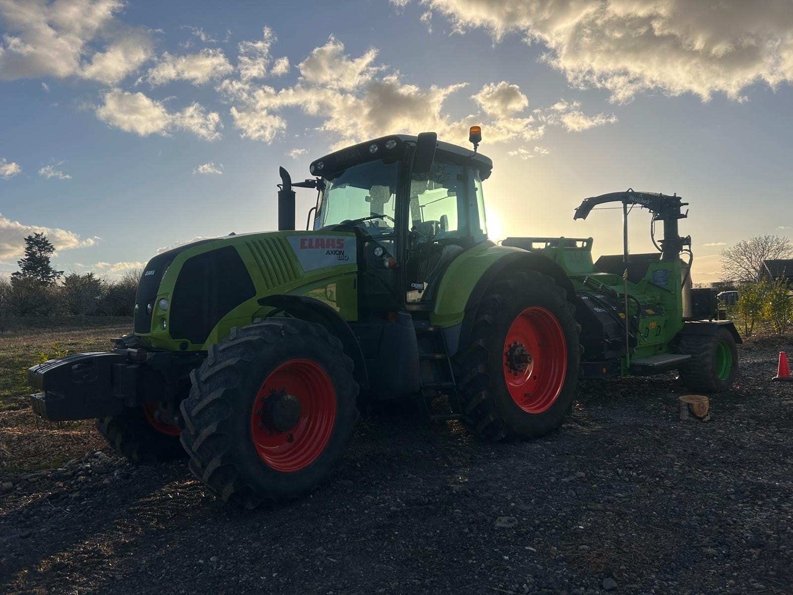 claas axion 810 tractor